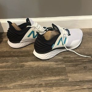 Men’s roav new balance shoes